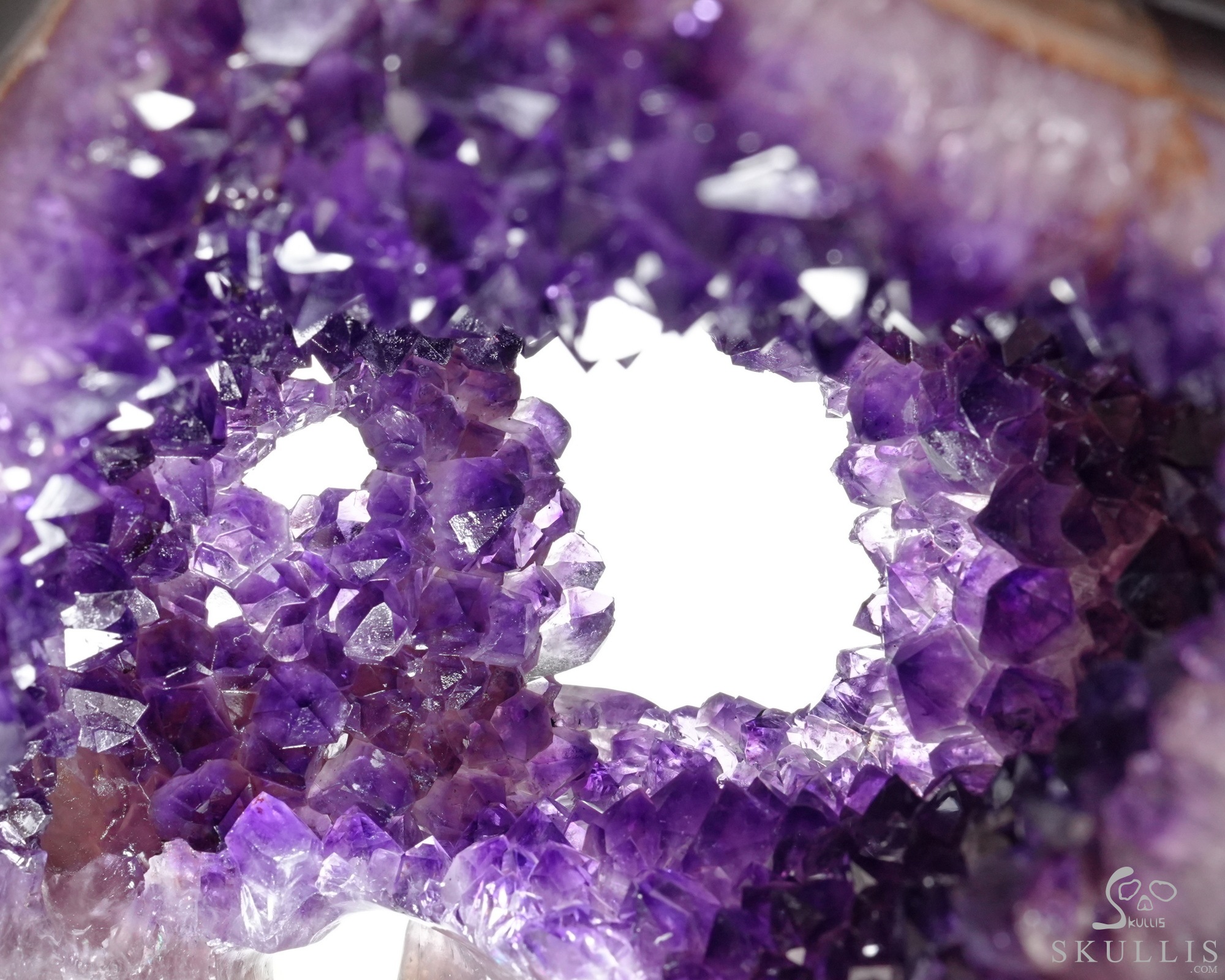 Lifesized 6.5" Agate Amethyst Geode Hand Carved Crystal Skull, Super Realistic, Crystal Healing Lifesized 6.5" Agate Amethyst Geode Hand Carved Crystal Skull, Super Realistic, Crystal Healing